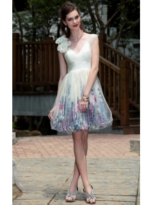 A-Line / Princess V-neck Knee-length Organza Hand Made Flowers Short Prom Dress