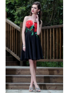 Black A-Line / Princess Sweetheart Knee-length Taffeta and Chiffon Appliques and Hand Made Flowers Prom Dress