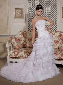 Prefect A-Line / Princess Strapless Chapel Train Organza Beading Wedding Dress