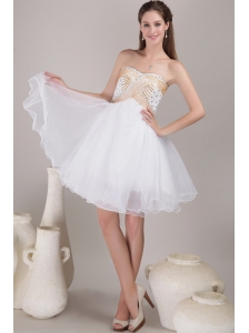 White A-line / Princess Sweetheart Knee-length Organza Beading Prom Dress