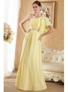 Light Yellow Column / Sheath One Shoulder Court Train Chiffon Beading and Ruch Prom / Evening Dress