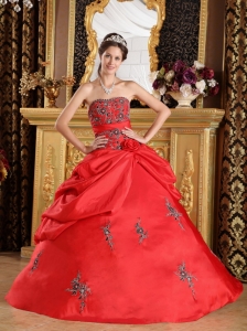 Discount Red Quinceanera Dress Strapless Taffeta Embroidery Ball Gown
