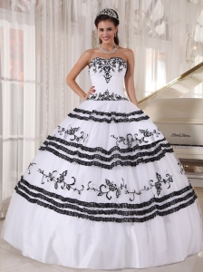 White and Black Quinceanera Dress Sweetheart Floor-length Tulle Embroidery Ball Gown