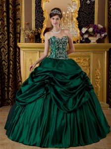 Beautiful Dark Green Quinceanera Dress Sweetheart Taffeta Embroidery Ball Gown