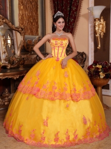 Classical Yellow Quinceanera Dress Strapless Organza Lace Appliques Ball Gown