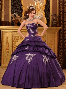 Pertty Purple Quinceanera Dress Sweetheart Taffeta Beading and Appliques Ball Gown