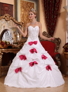 Modest White Quinceanera Dress Sweetheart Taffeta Beading and Bowknots  A-line