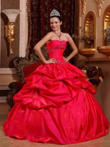 New Red Quinceanera Dress Strapless Taffeta Beading Ball Gown