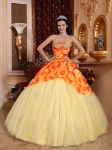 Remarkable Light Yellow Quinceanera Dress Sweetheart Tulle Beading Ball Gown