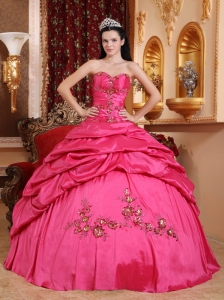 Wonderful Hot Pink Quinceanera Dress Sweetheart Taffeta Appliques Ball Gown