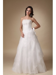 Simple A-line Strapless Floor-length Satin and Organza Appliques Wedding Dress