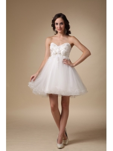 White A-line Sweetheart Mini-length Taffeta and Organza Hand Made Flowers Prom Dress