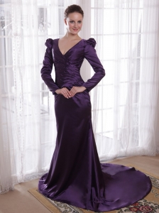 Dark Purple Column / Sheath V-neck Brush /Sweep Taffeta Mother of the Bride Dress
