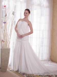 White A-line / Princess Strapless Chapel Train Rhinestones Chiffon Prom Dress