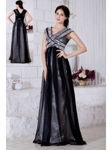 Black Prom / Evening Dress Empire V-neck Sequins Brush Train Chiffon