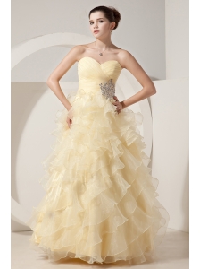 Beautiful Light Yellow A-line / Princess Prom Dress Sweetheart Beading Floor-length Organza