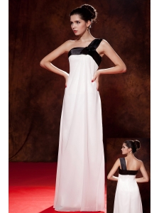 Cheap Black and White One Shoulder Bow Bridesmaid Dress Empire Floor-length Chiffon