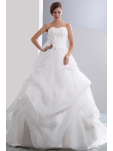 Beautiful A-line Sweetheart Low Cost Wedding Dress Chapel Train Taffeta and Organza Ruch and Hand Made Flowers