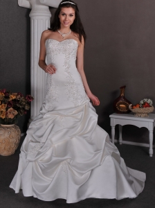 Elegant A-line Sweetheart Wedding Dress Court Train Taffeta Appliques With Beading