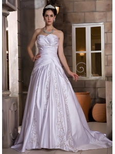 Exclusive Wedding Dress A-line Appliques With Beading Sweetheart Chapel Train Satin