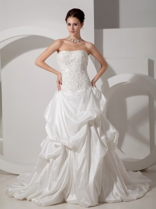 Exquisite A-line Strapless Wedding Dress Court Train Taffeta Appliques