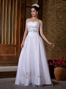 Low Cost A-line Sweetheart Wedding Dress Floor-length Taffeta and Tulle Appliques and Ruch