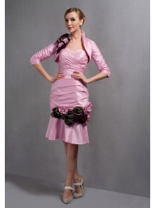Beautiful Rose Pink Column Mother Of The Bride Dress Sweetheart Ruch and Hand Made Flowers Knee-length Taffeta