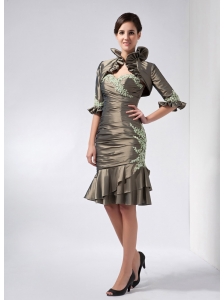 Pretty Olive Green Mother Of The Bride Dress Column Sweetheart Appliques Knee-length Taffeta