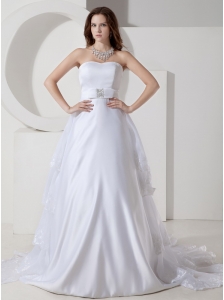 Beautiful A-line / Princess Strapless Wedding Dress Satin and Organza Embroidery Court Train