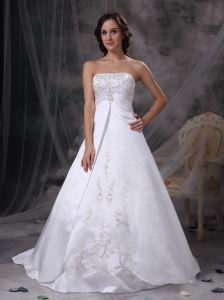 Custom Made Wedding Dress A-line Strapless Satin Embriodery Court Train