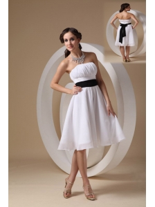 White Cheap Bridesmaid Dress With Black Sashes Knee-length