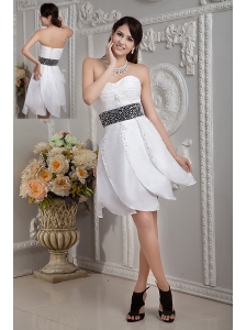 Gorgeous White A-line Sweetheart Cocktail Dress Taffeta Beading Mini-length
