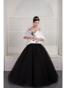 Modest Black and White Ball Gown V-neck Quinceanera Dress Tulle Embroidery Floor-length