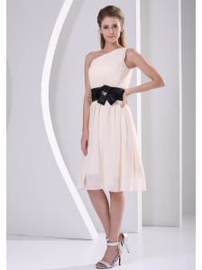 Elegant One Shoulder Champagne Chiffon Knee-length Dress For Bridesmaid Party Hand Made Flower Belt