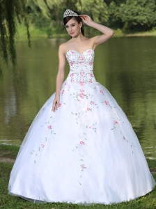 Sweetheart Organza Quinceanera Dress For Sweet 16 With Appliques Decorate