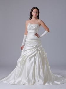 A-line Beaded Decorate Bust Luxurious Wedding Dress With Appliques and Ruch