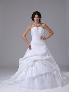 Fashionable Wedding Dress With Strapless Hand Made Flowers and Taffeta