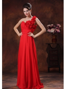 Flowers Decorate Shoulder Red Prom Dress In Bessemer Alabama