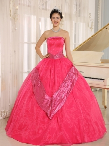 Coral Red Beaded Decorate 2013 Quinceanera Gowns With Strapless In Buenos Aires