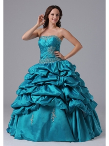2013 Ball Gown Pick-ups Military Ball Gowns With Beading and Ruch in Newington Connecticut