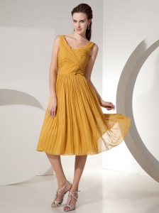 Gold Scoop Dama Dresses for Quinceanera With Chiffon Tea-length Ruch Decorate