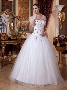 2013 A-line Embroidery Beading Wedding Gowns With Tulle