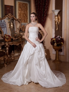 2013 A-line Lace Decorate Bust Strapless Wedding Gowns With Taffeta