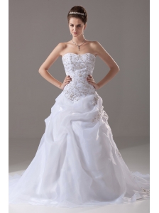 Beading and Embroidery Organza Romantic Court Train Strapless Wedding Dress Ball Gown