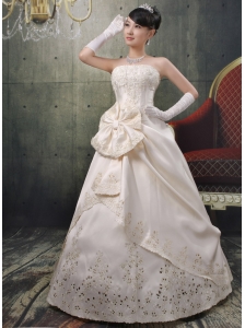 Champagne A-line Applqiues Decorate Strapless Wedding Dress With Bows Satin In 2013
