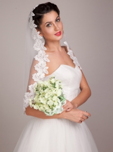 Elegant Round Shaped Hand-tied Wedding Bouquet