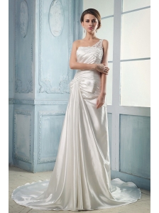 2013 Wedding Dress With One Shoulder Appliques and Beading Ruching Court Train