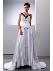 Embroidery A-Line / Princess V-Neck Wedding Dress Court Train Satin