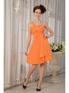 Orange Short One Shoulder Chiffon Ruch Dama Dresses for Quinceanera