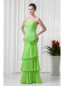 Champagne A-line Strapless Knee-length Taffeta Ruching Prom Dress